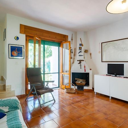 Awesome Home In Manduria With Kitchen Eksteriør billede