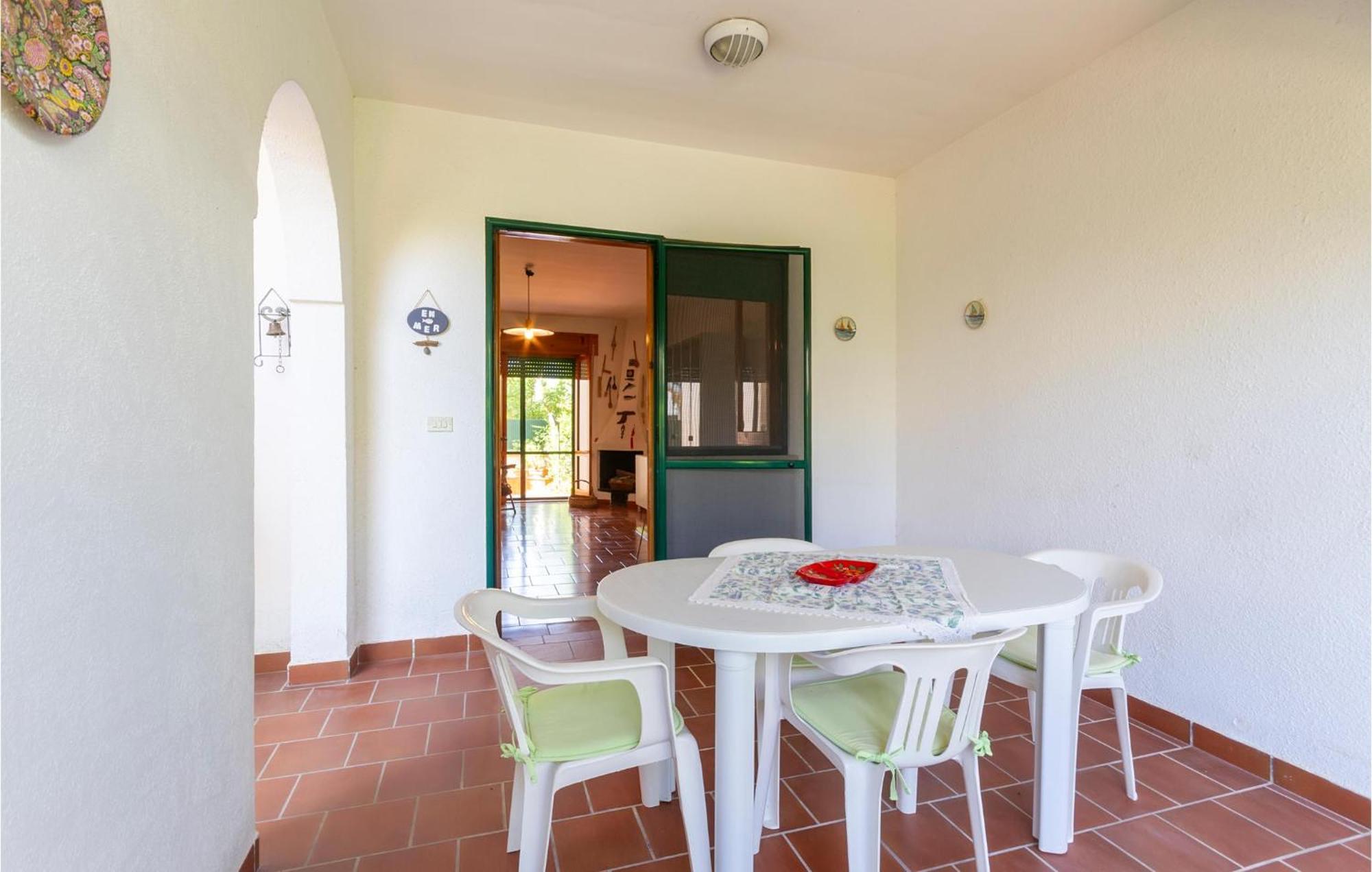 Awesome Home In Manduria With Kitchen Eksteriør billede